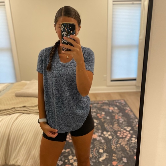 Athleta Breezy Scoop Top - Picture 1 of 4